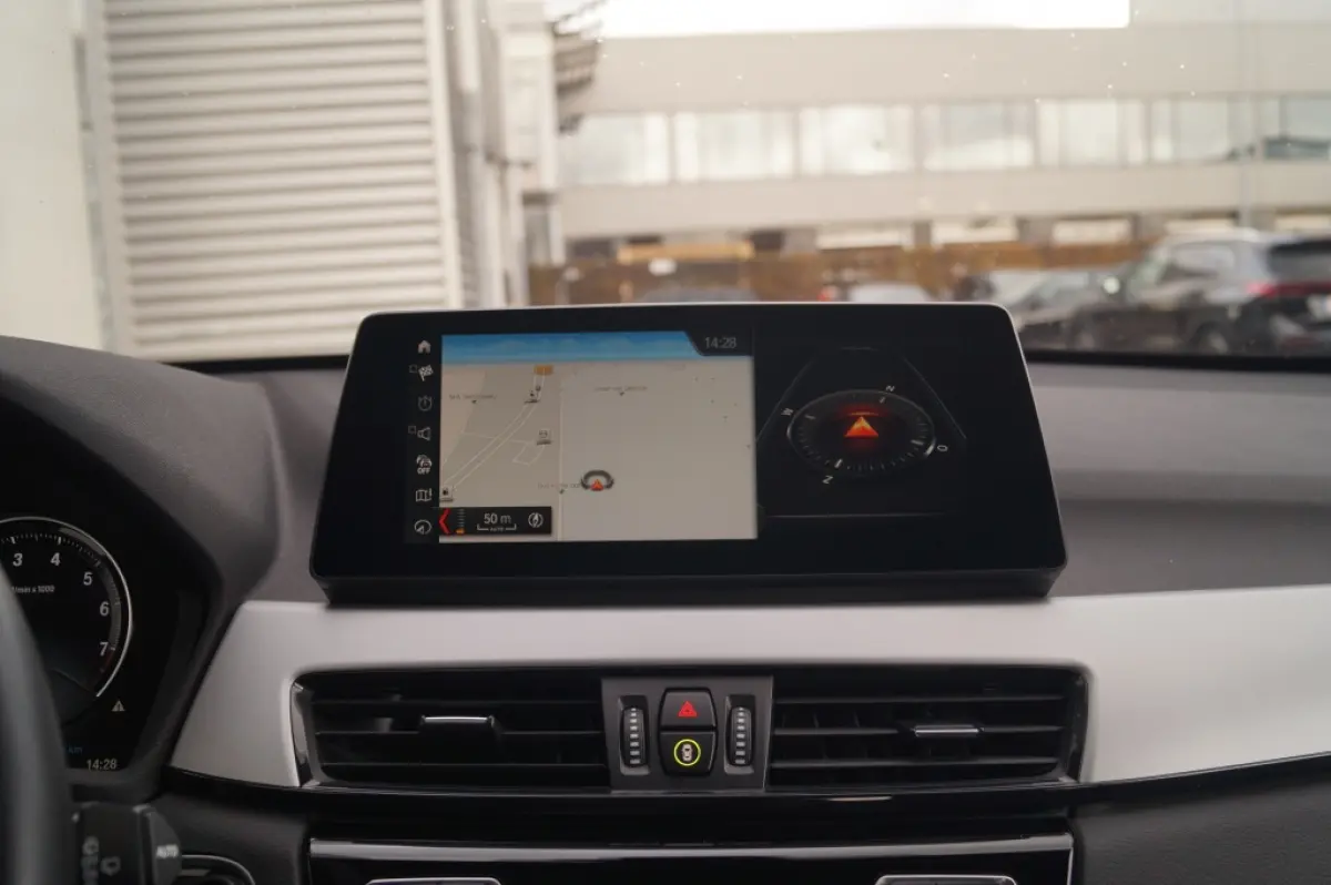 xDrive25e Executive -NAVI-ECC-HUD-CAM-PDC-