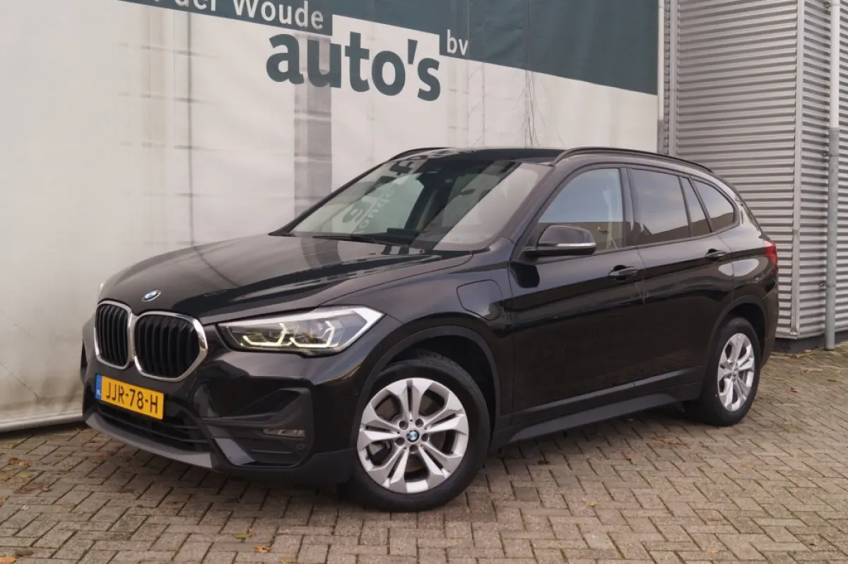 xDrive25e Executive -NAVI-ECC-HUD-CAM-PDC-