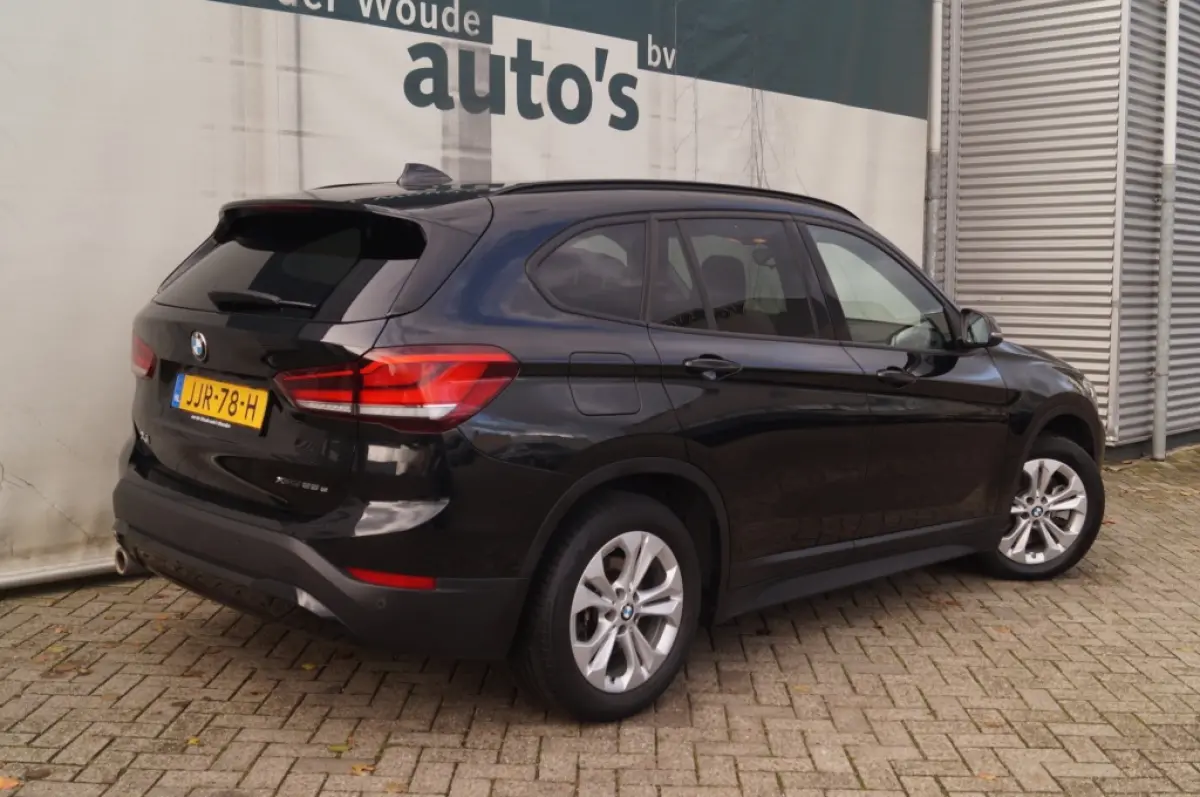 xDrive25e Executive -NAVI-ECC-HUD-CAM-PDC-