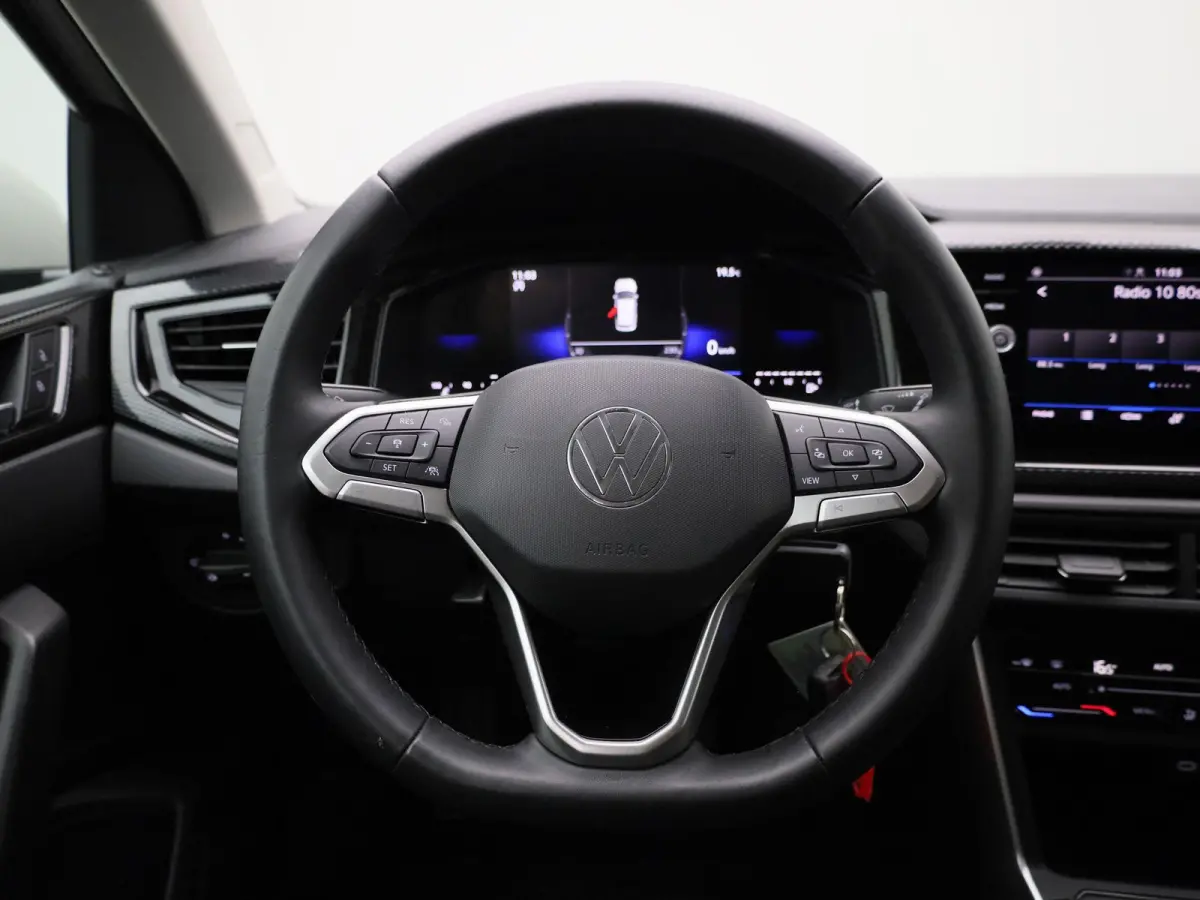 1.0 TSI Life Edition | Virtual cockpit | Climate control | Camera | Getint glas | Lichtmetalen velgen