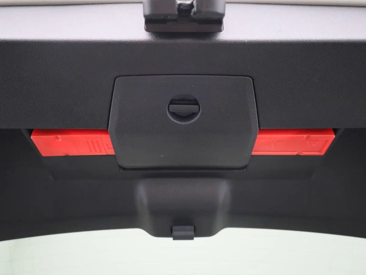 1.0 TSI Life Edition | Virtual cockpit | Climate control | Camera | Getint glas | Lichtmetalen velgen