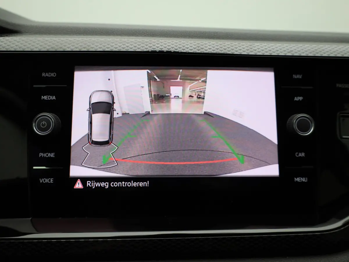 1.0 TSI Life Edition | Virtual cockpit | Climate control | Camera | Getint glas | Lichtmetalen velgen