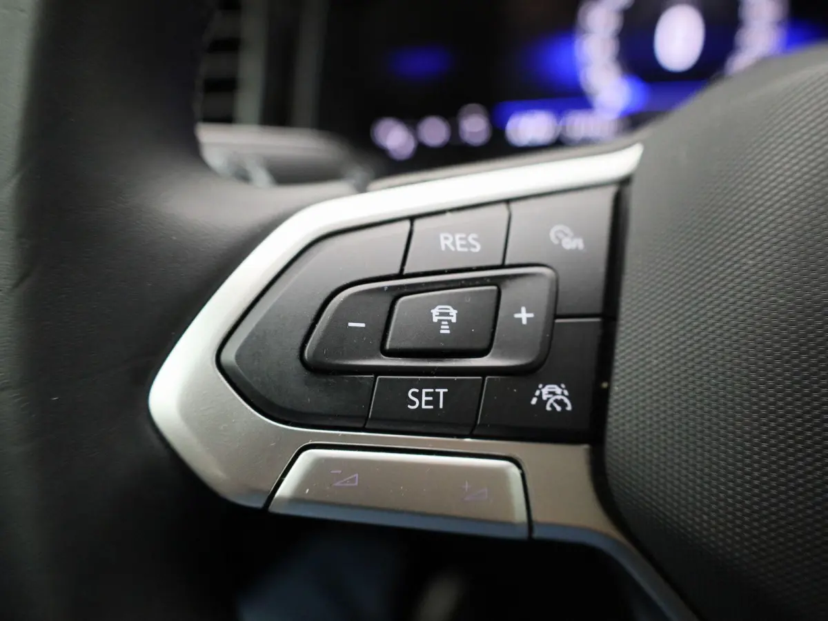 1.0 TSI Life Edition | Virtual cockpit | Climate control | Camera | Getint glas | Lichtmetalen velgen