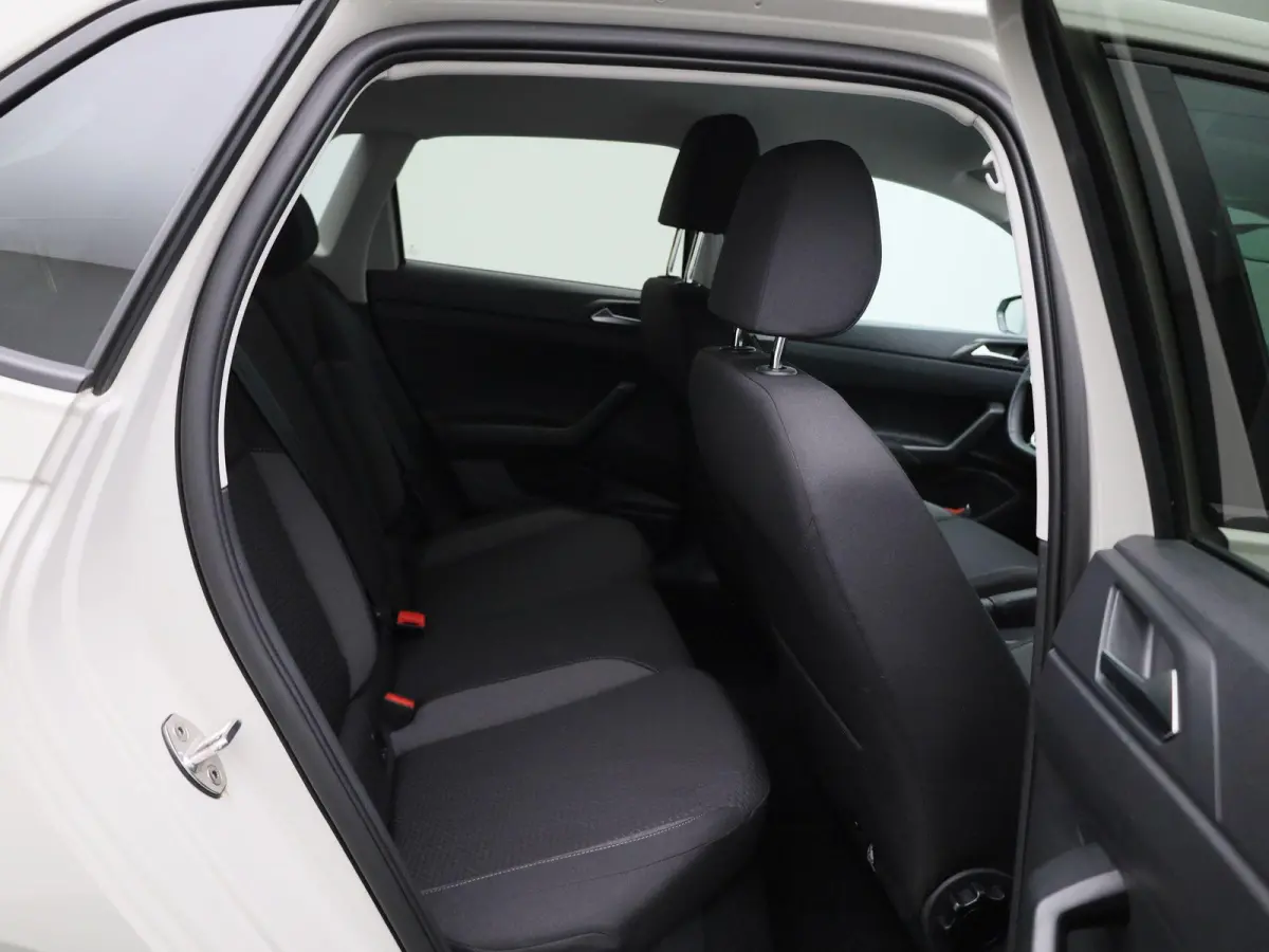 1.0 TSI Life Edition | Virtual cockpit | Climate control | Camera | Getint glas | Lichtmetalen velgen