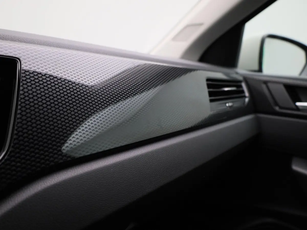 1.0 TSI Life Edition | Virtual cockpit | Climate control | Camera | Getint glas | Lichtmetalen velgen