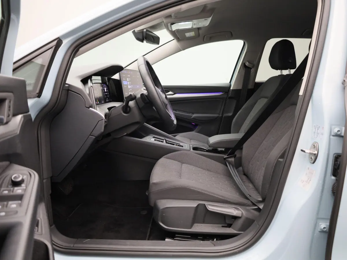 1.5 eHybrid Life Edition | Automaat | Navigatie | Draadloze Apple carplay | Adaptieve cruise control | File Assist | Climate control | Stuur- en Stoelverwarming | 360' graden Camera | Park A