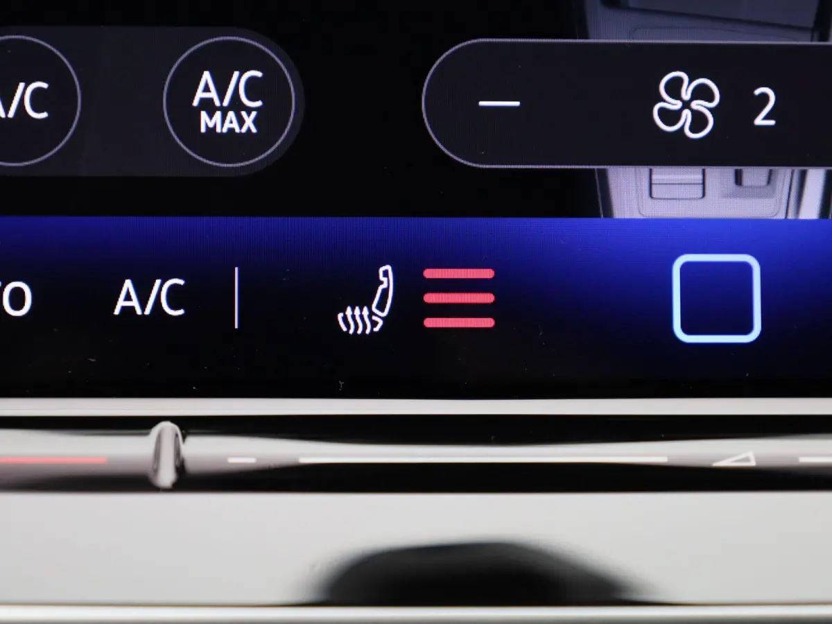 1.5 eHybrid Life Edition | Automaat | Navigatie | Draadloze Apple carplay | Adaptieve cruise control | File Assist | Climate control | Stuur- en Stoelverwarming | 360' graden Camera | Park A
