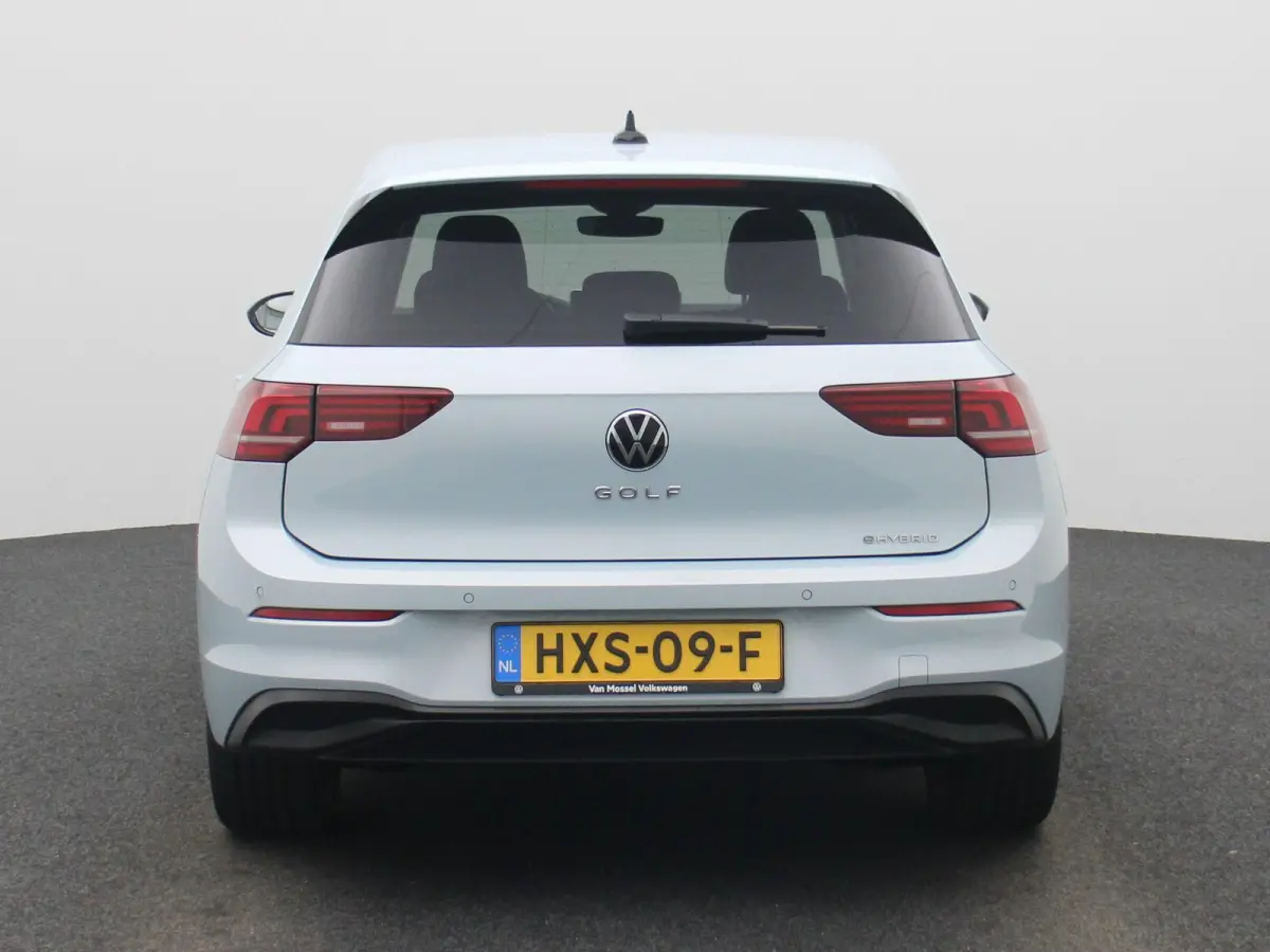1.5 eHybrid Life Edition | Automaat | Navigatie | Draadloze Apple carplay | Adaptieve cruise control | File Assist | Climate control | Stuur- en Stoelverwarming | 360' graden Camera | Park A