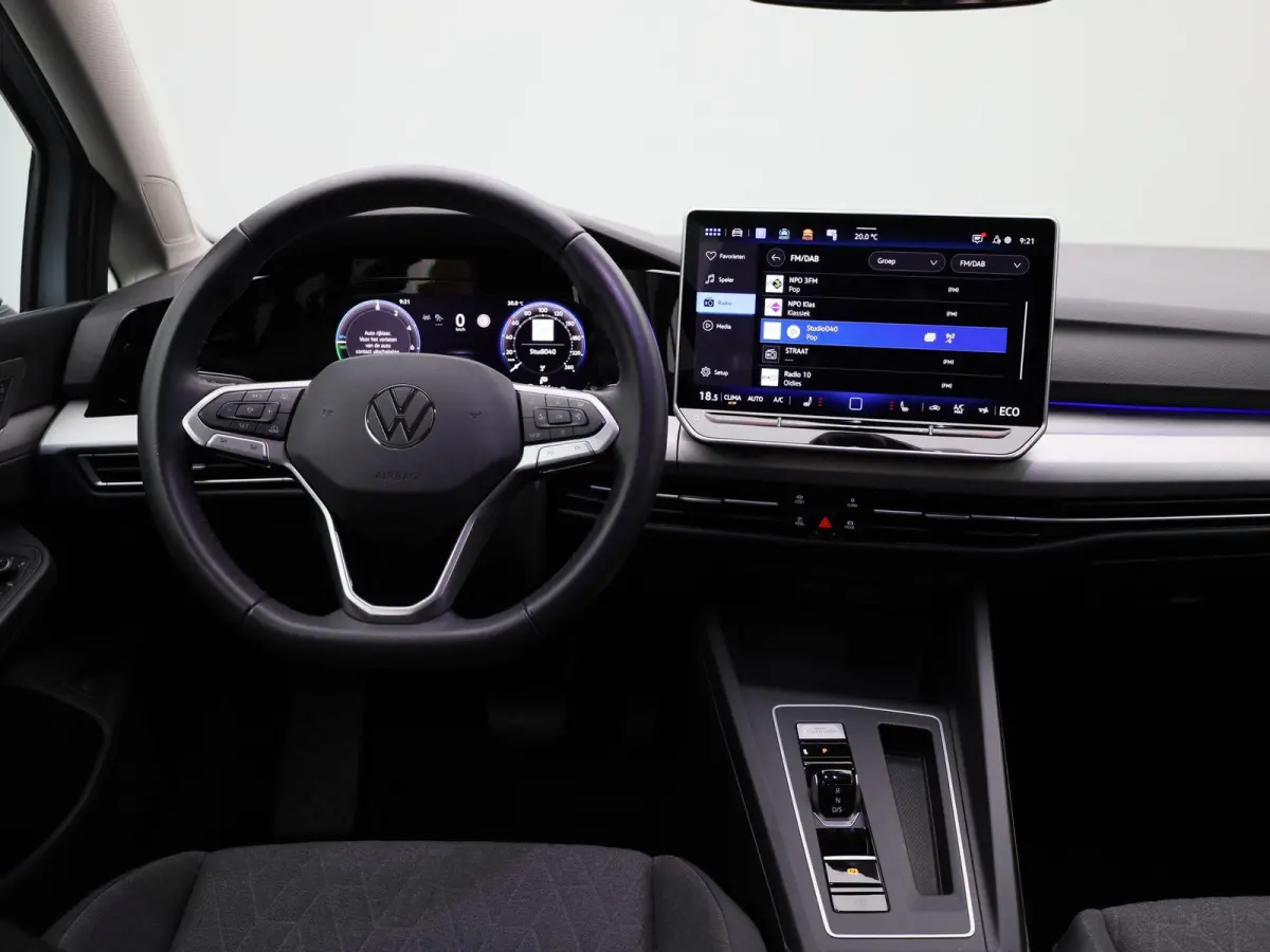 1.5 eHybrid Life Edition | Automaat | Navigatie | Draadloze Apple carplay | Adaptieve cruise control | File Assist | Climate control | Stuur- en Stoelverwarming | 360' graden Camera | Park A
