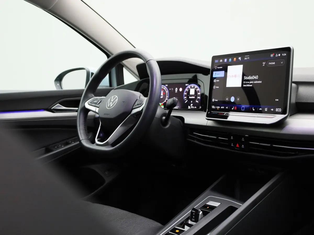 1.5 eHybrid Life Edition | Automaat | Navigatie | Draadloze Apple carplay | Adaptieve cruise control | File Assist | Climate control | Stuur- en Stoelverwarming | 360' graden Camera | Park A