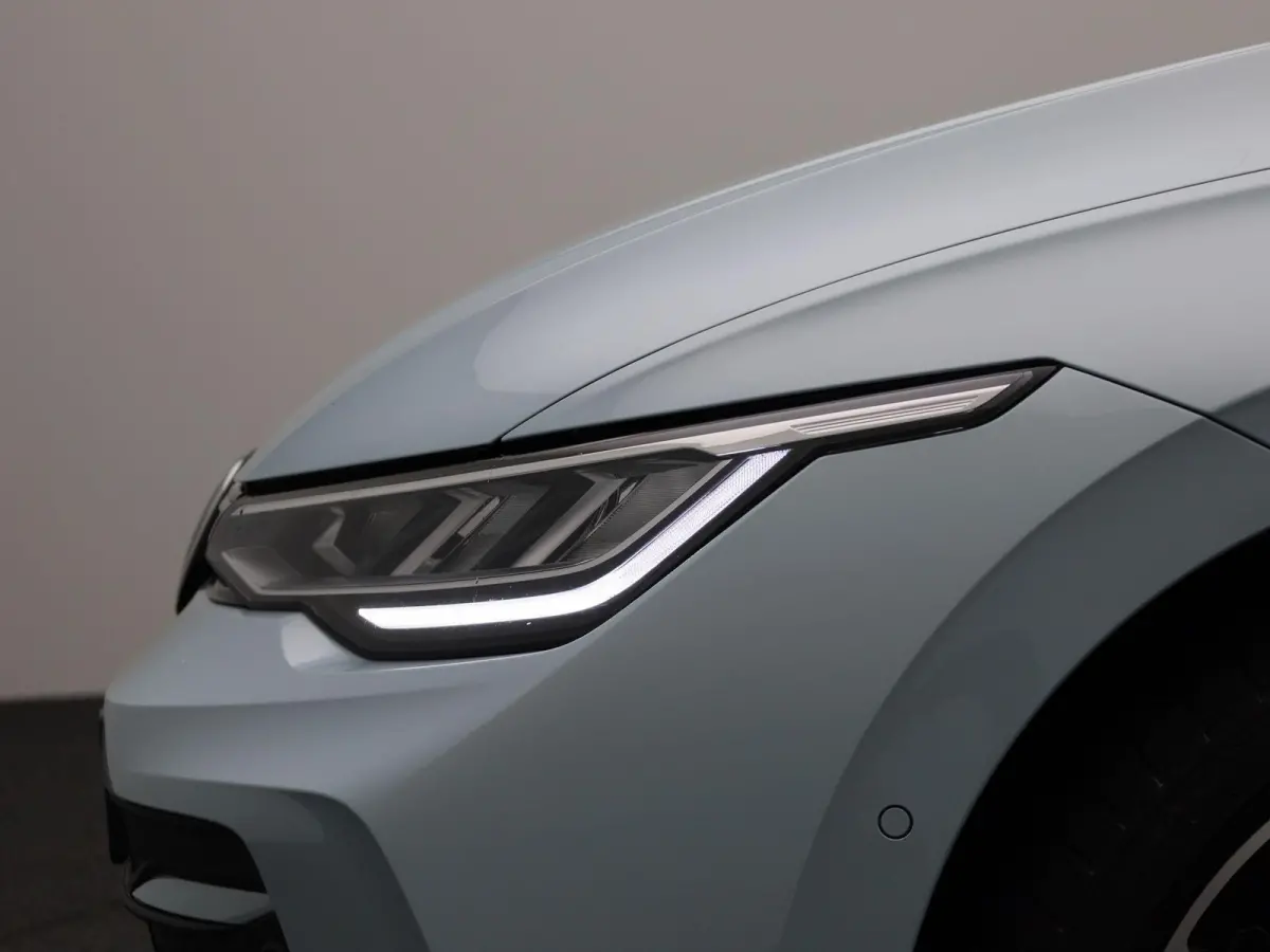 1.5 eHybrid Life Edition | Automaat | Navigatie | Draadloze Apple carplay | Adaptieve cruise control | File Assist | Climate control | Stuur- en Stoelverwarming | 360' graden Camera | Park A