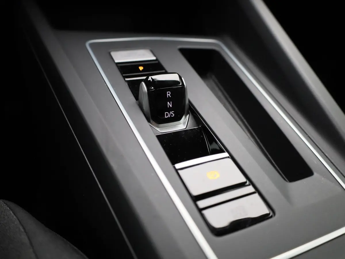 1.5 eHybrid Life Edition | Automaat | Navigatie | Draadloze Apple carplay | Adaptieve cruise control | File Assist | Climate control | Stuur- en Stoelverwarming | 360' graden Camera | Park A