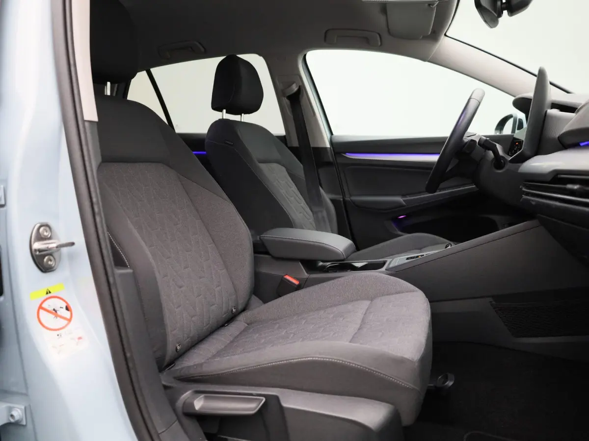 1.5 eHybrid Life Edition | Automaat | Navigatie | Draadloze Apple carplay | Adaptieve cruise control | File Assist | Climate control | Stuur- en Stoelverwarming | 360' graden Camera | Park A