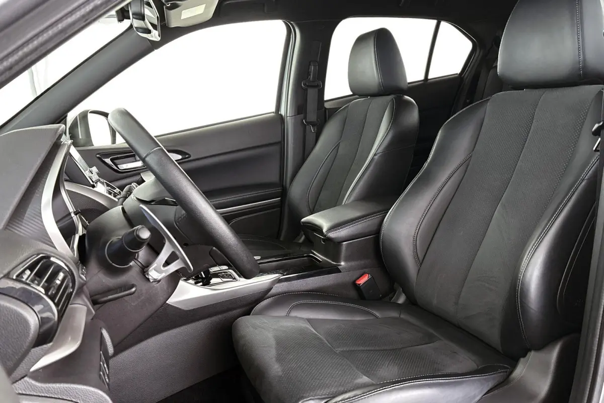 2.4 PHEV Business Intense+ Stoel-Stuur-Achterbank Verwarming