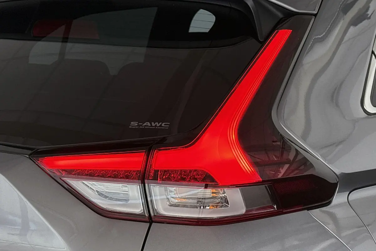 2.4 PHEV Business Intense+ Stoel-Stuur-Achterbank Verwarming