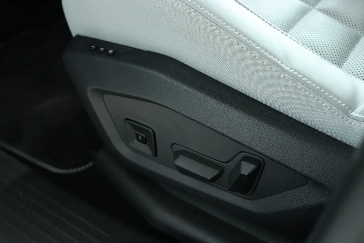 1.2 Hybrid 145 Max | Pano | Massage | HUD | Stoelventilatie | 360 Camera | Adapt. Cruise | Keyless | BLIS | Elektr. klep