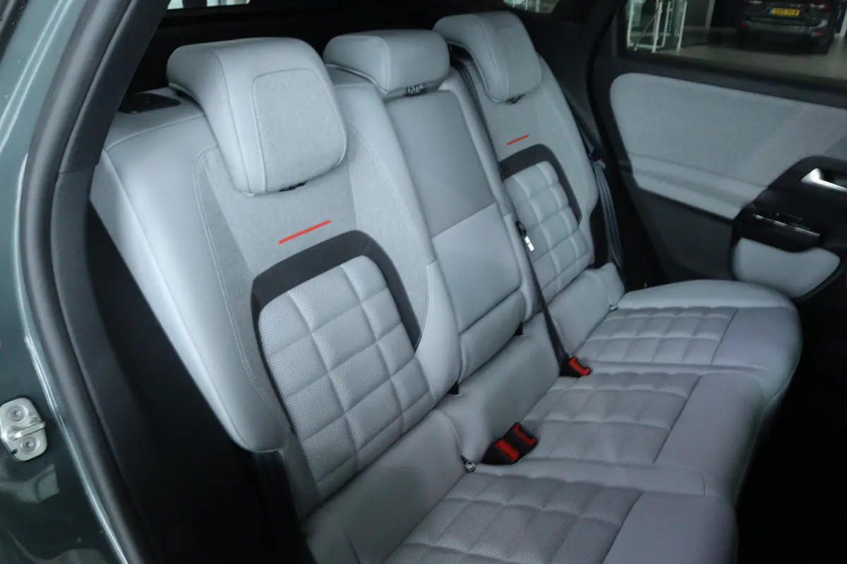 1.2 Hybrid 145 Max | Pano | Massage | HUD | Stoelventilatie | 360 Camera | Adapt. Cruise | Keyless | BLIS | Elektr. klep