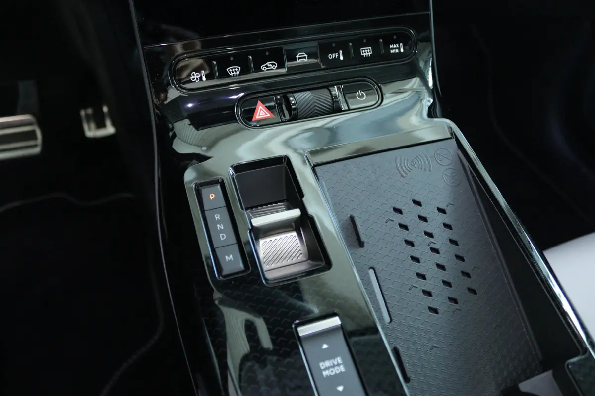 1.2 Hybrid 145 Max | Pano | Massage | HUD | Stoelventilatie | 360 Camera | Adapt. Cruise | Keyless | BLIS | Elektr. klep
