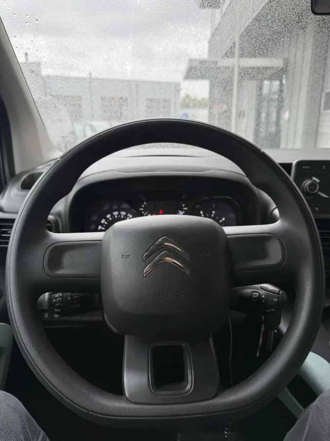 1.2 Benzine | Bluetooth | 5 zitplaatsen