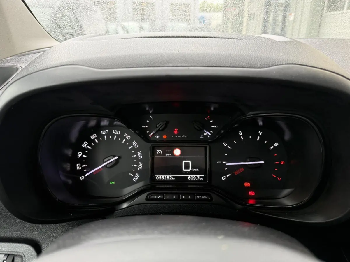 1.2 Benzine | Bluetooth | 5 zitplaatsen