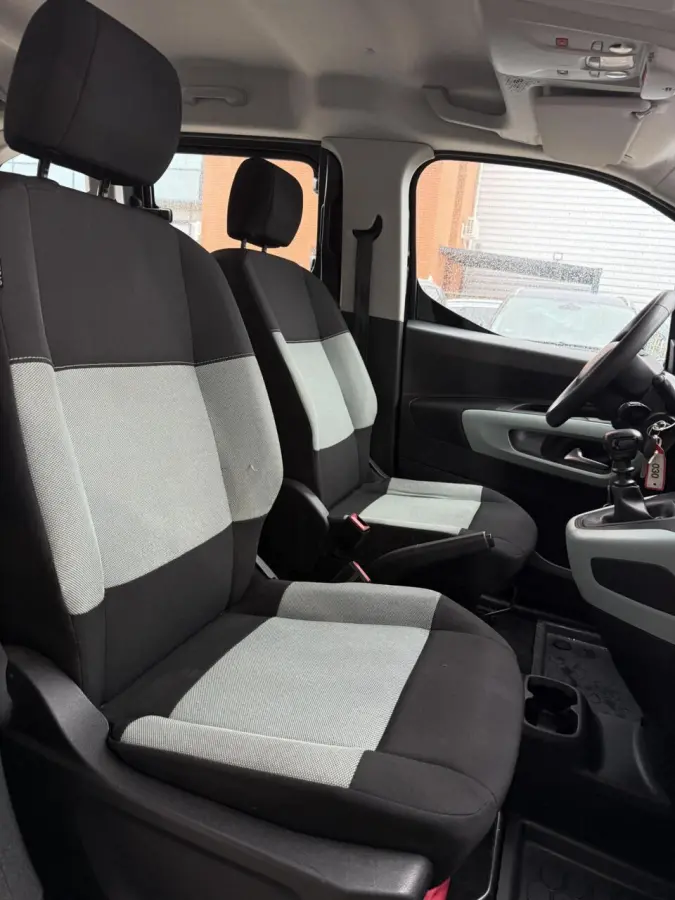 1.2 Benzine | Bluetooth | 5 zitplaatsen