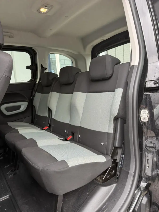 1.2 Benzine | Bluetooth | 5 zitplaatsen