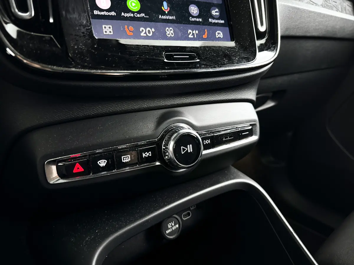 Single Motor Core 69 kWh | Panoramadak | Parkeercamera | Stoel- en Stuurverwarming | Trekhaak