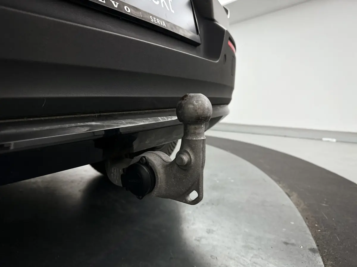 Single Motor Core 69 kWh | Panoramadak | Parkeercamera | Stoel- en Stuurverwarming | Trekhaak