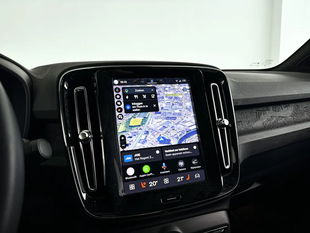 Single Motor Core 69 kWh | Panoramadak | Parkeercamera | Stoel- en Stuurverwarming | Trekhaak