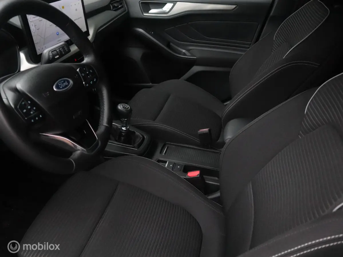 Hatchback EcoBoost Hybrid MHEV 125 PK H6 Groot Groot XXL Navi|Chroom|DonkerGlas|Pdc V+A|Clima