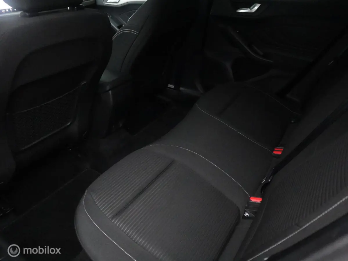 Hatchback EcoBoost Hybrid MHEV 125 PK H6 Groot Groot XXL Navi|Chroom|DonkerGlas|Pdc V+A|Clima