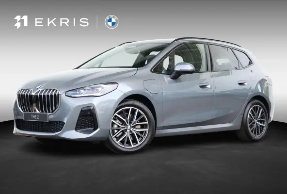 230e xDrive M Sportpakket | Travel Pack | Innovation Pack | Panoramadak | Trekhaak