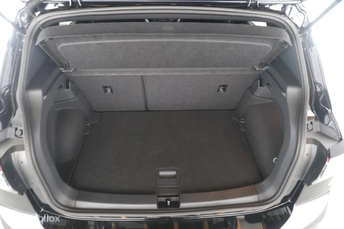 1.5 TSI R-Line Business trekhaak|IQled|stoelverw.|cam|nav|acc|lmv17