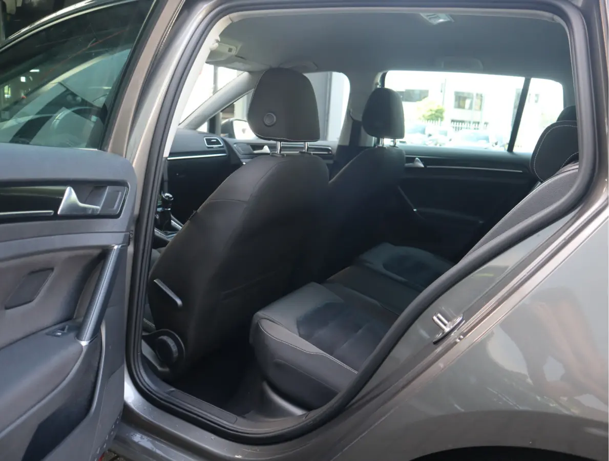 Highline 1.2 TSI Navi / Camera / PDC / Elekramen / Climate Handgeschakeld 6 versn.