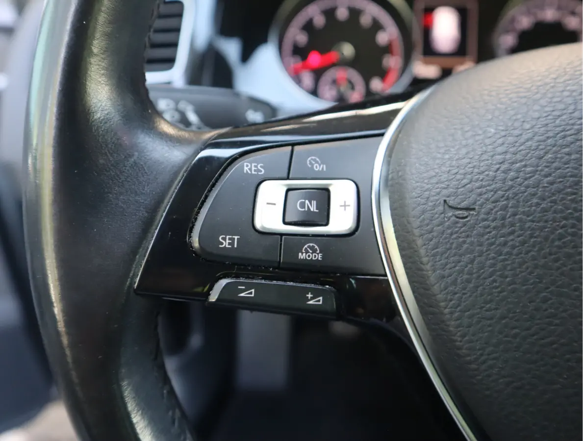 Highline 1.2 TSI Navi / Camera / PDC / Elekramen / Climate Handgeschakeld 6 versn.