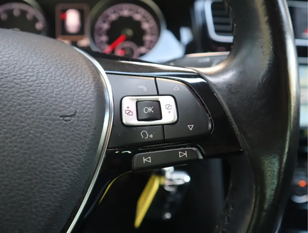 Highline 1.2 TSI Navi / Camera / PDC / Elekramen / Climate Handgeschakeld 6 versn.