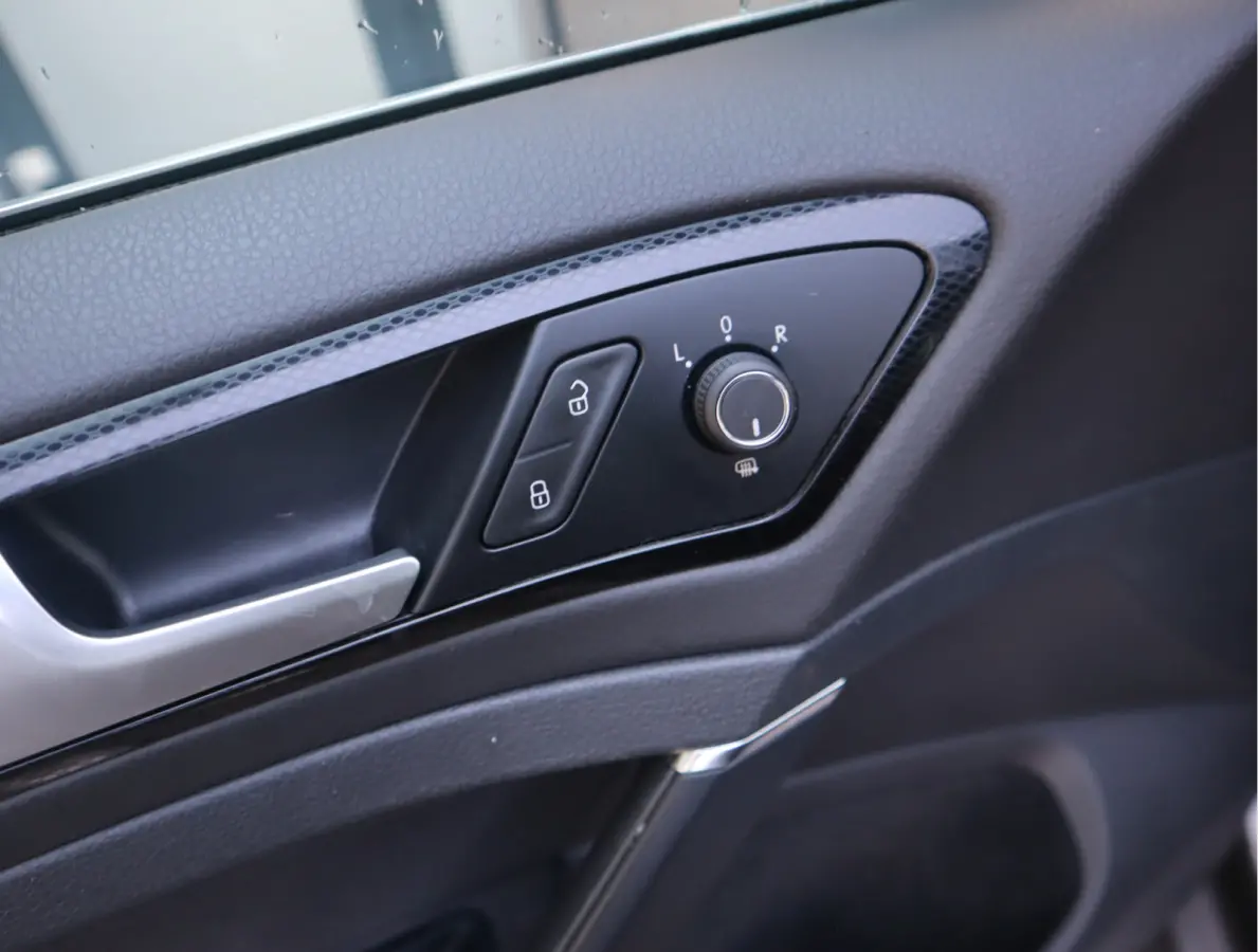 Highline 1.2 TSI Navi / Camera / PDC / Elekramen / Climate Handgeschakeld 6 versn.