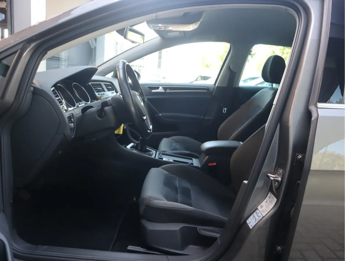 Highline 1.2 TSI Navi / Camera / PDC / Elekramen / Climate Handgeschakeld 6 versn.