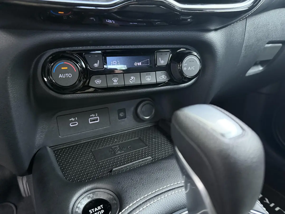 1.6 Hybrid Tekna | BOSE Audio | Stoel-, Stuur- & Voorruitverw. |