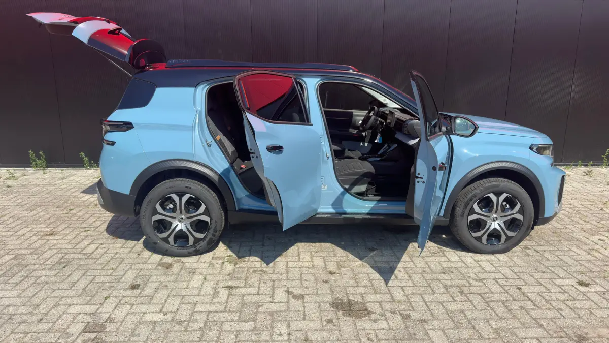 1.2 Hybrid 145pk Plus | Climate Control | Parkeersensoren | Infotainment scherm | Achteruitrijcamera | Bestuurdersstoel in hoogte verstelbaar | Cruise control