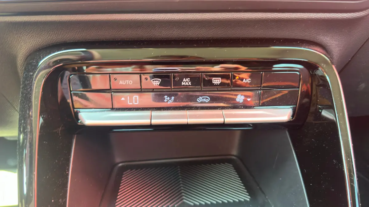 1.2 Hybrid 145pk Plus | Climate Control | Parkeersensoren | Infotainment scherm | Achteruitrijcamera | Bestuurdersstoel in hoogte verstelbaar | Cruise control