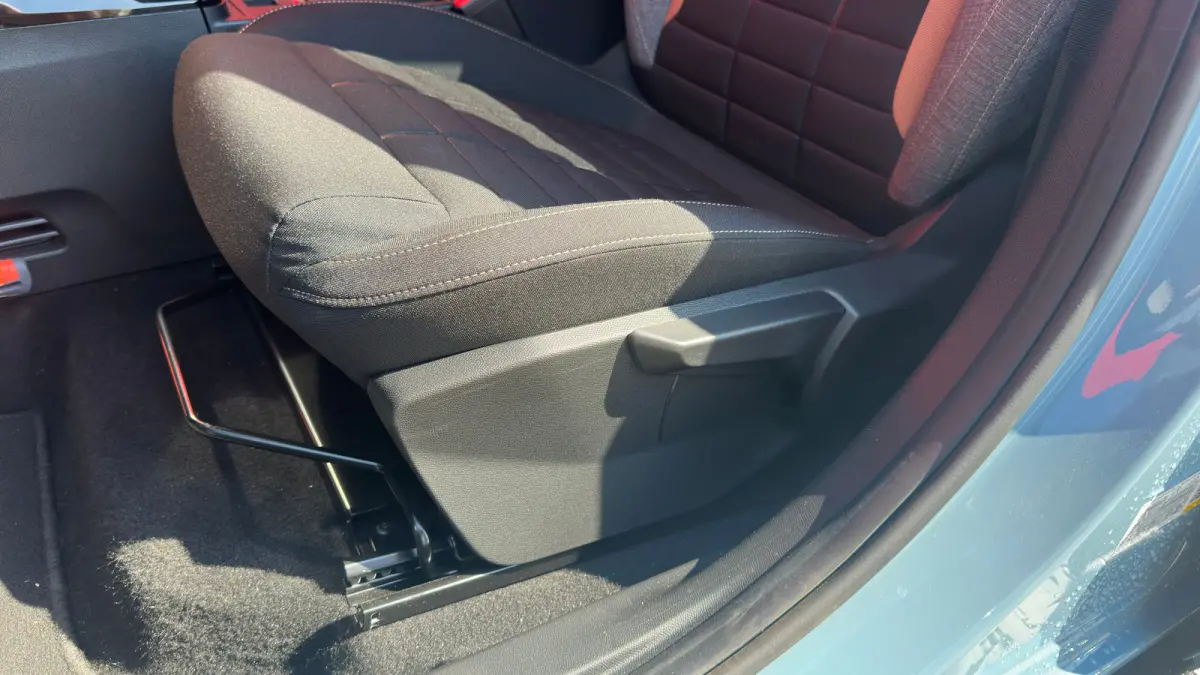 1.2 Hybrid 145pk Plus | Climate Control | Parkeersensoren | Infotainment scherm | Achteruitrijcamera | Bestuurdersstoel in hoogte verstelbaar | Cruise control