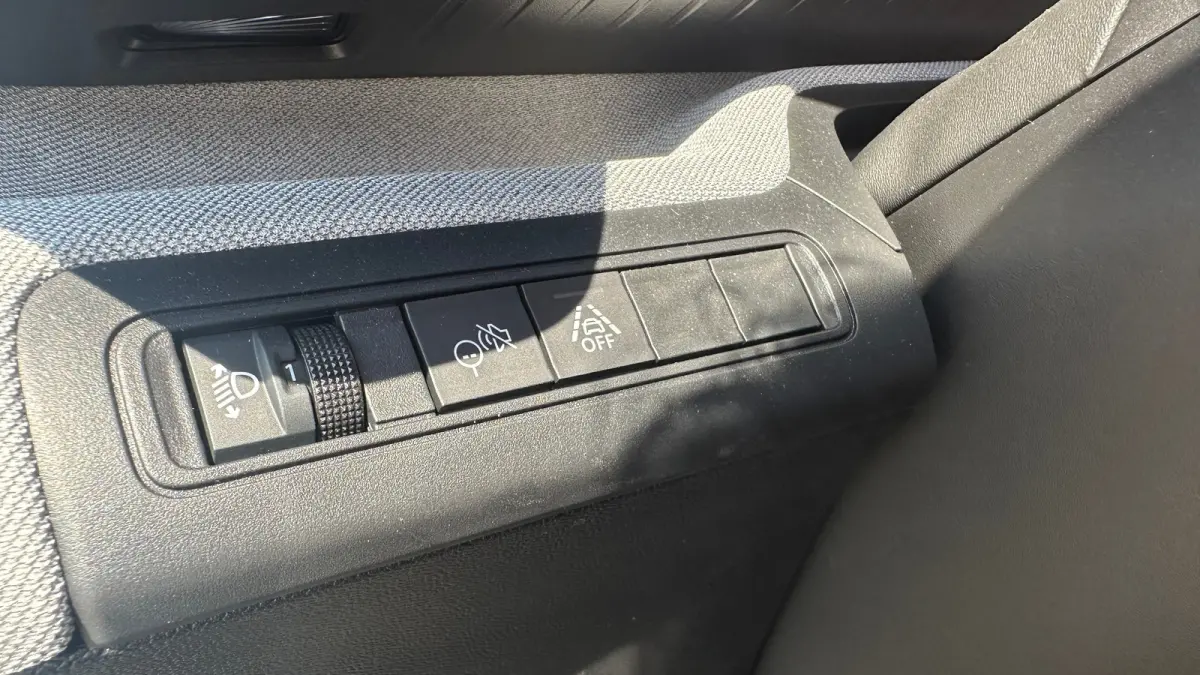 1.2 Hybrid 145pk Plus | Climate Control | Parkeersensoren | Infotainment scherm | Achteruitrijcamera | Bestuurdersstoel in hoogte verstelbaar | Cruise control