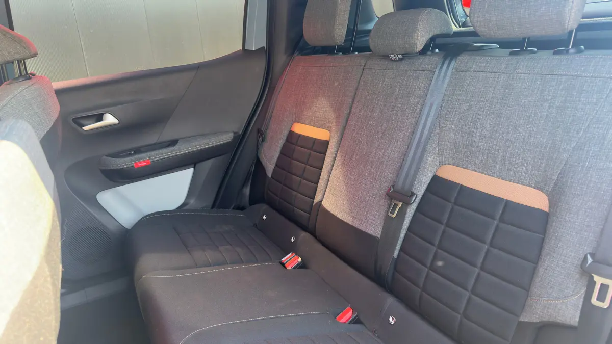 1.2 Hybrid 145pk Plus | Climate Control | Parkeersensoren | Infotainment scherm | Achteruitrijcamera | Bestuurdersstoel in hoogte verstelbaar | Cruise control