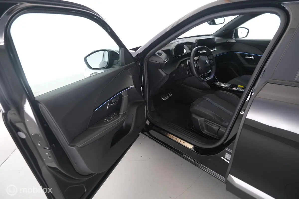 1.2 Hybrid 136 GT automaat leer|led|cam360|ecc|dab|lmv17