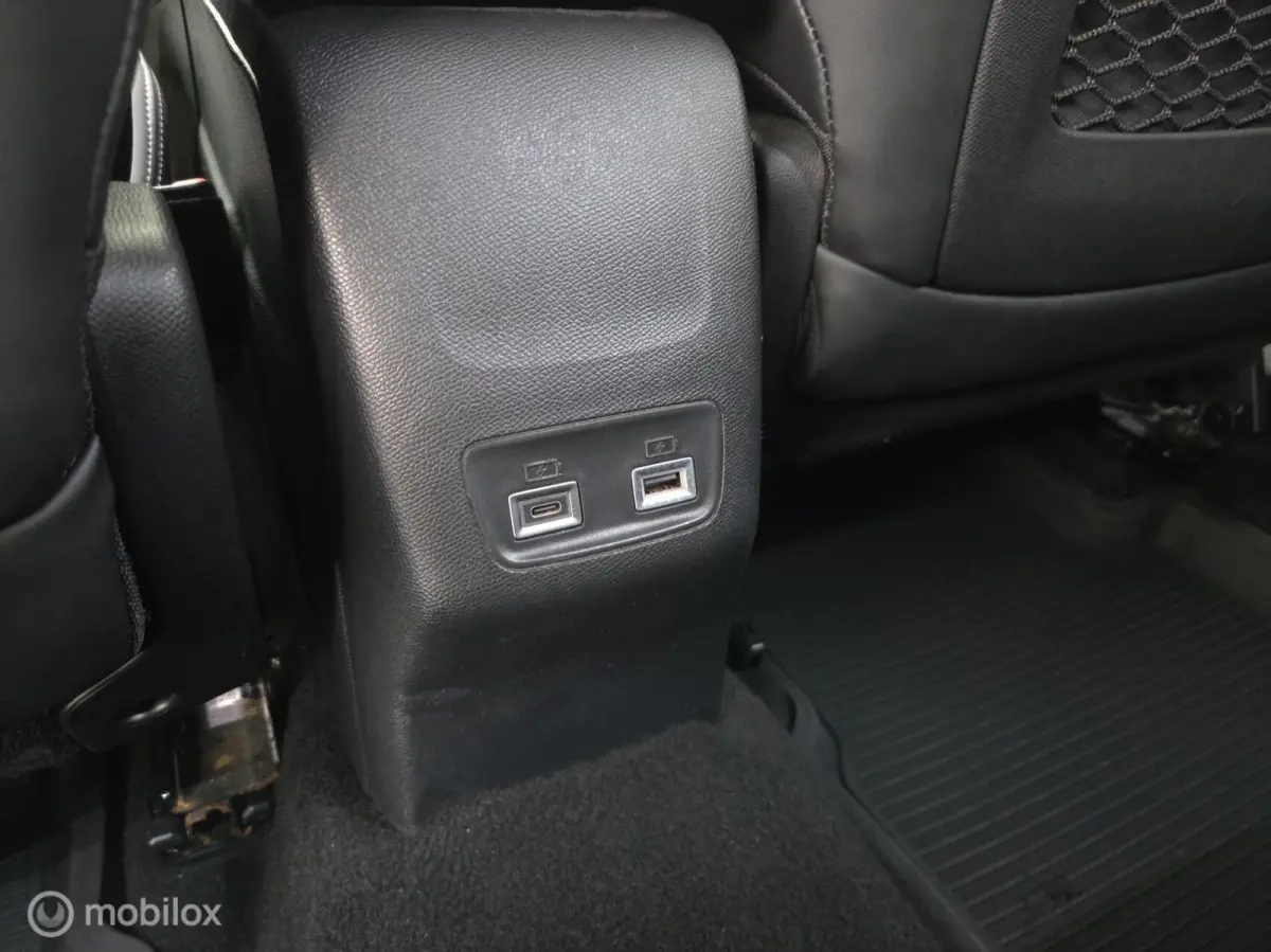 1.2 Hybrid 136 GT automaat leer|led|cam360|ecc|dab|lmv17