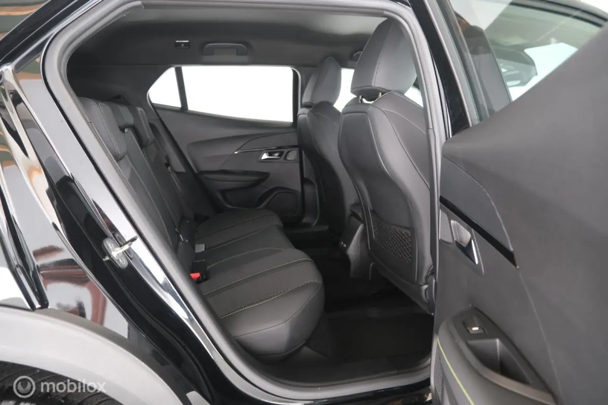 1.2 Hybrid 136 GT automaat leer|led|cam360|ecc|dab|lmv17
