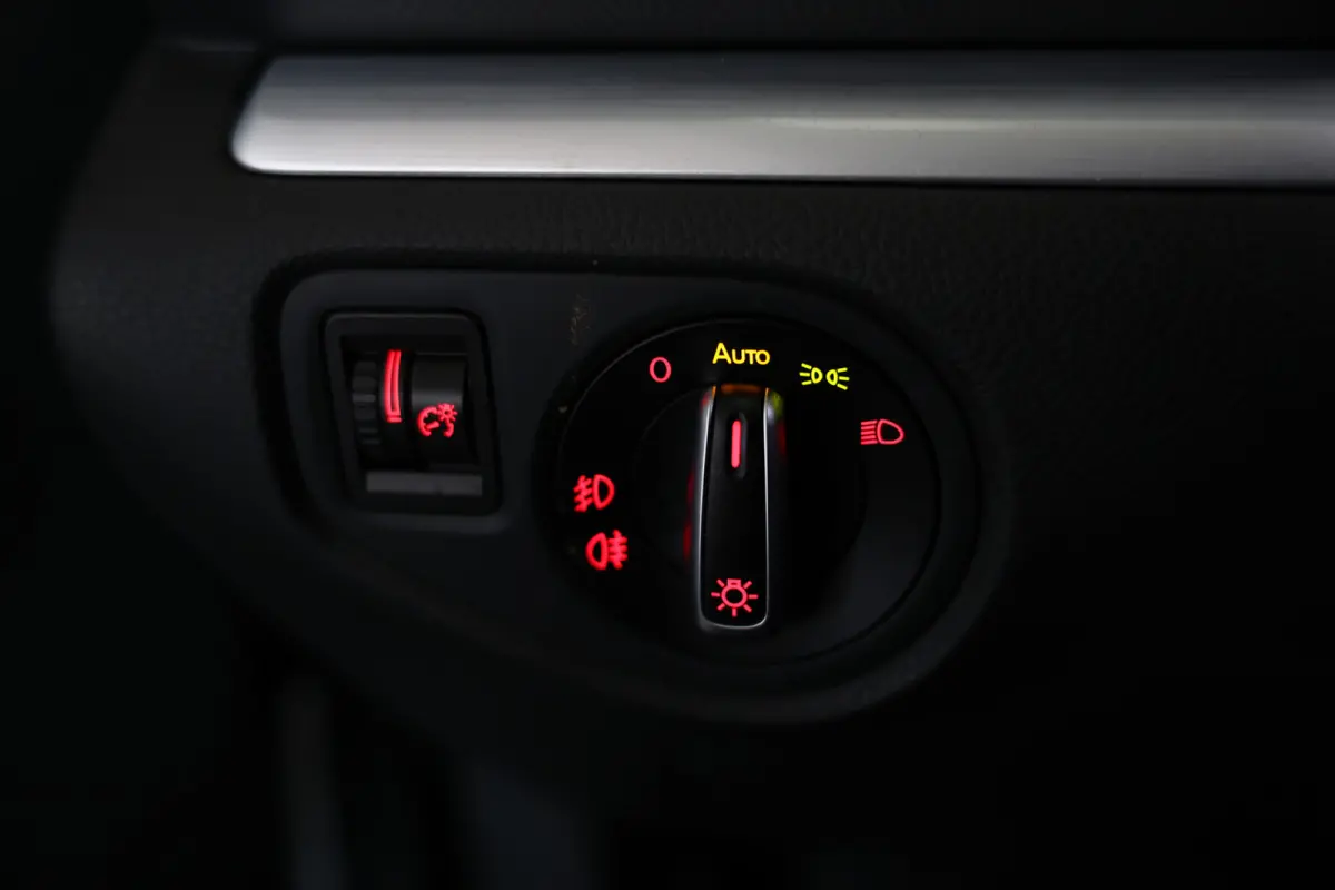 1.4 TSI DSG Highline 1eEIG! XENON TREKHK STOELVW CRUISE '12
