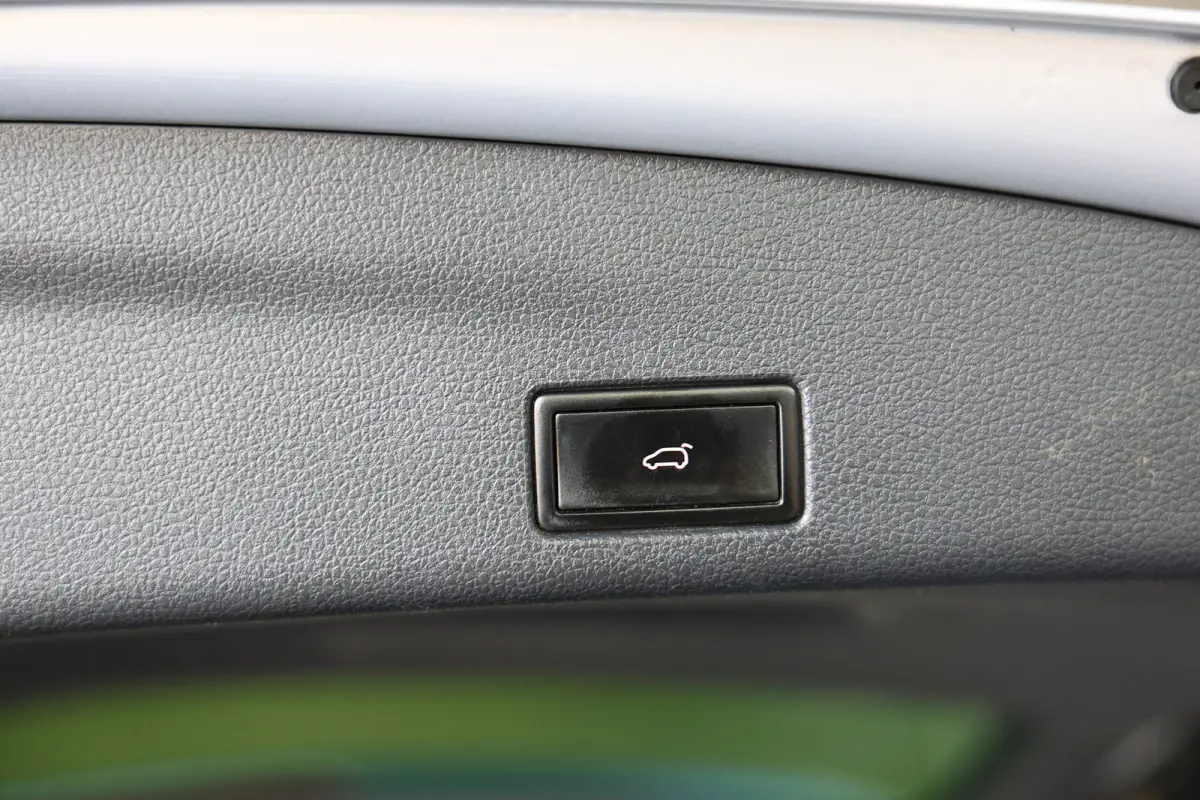 1.4 TSI DSG Highline 1eEIG! XENON TREKHK STOELVW CRUISE '12
