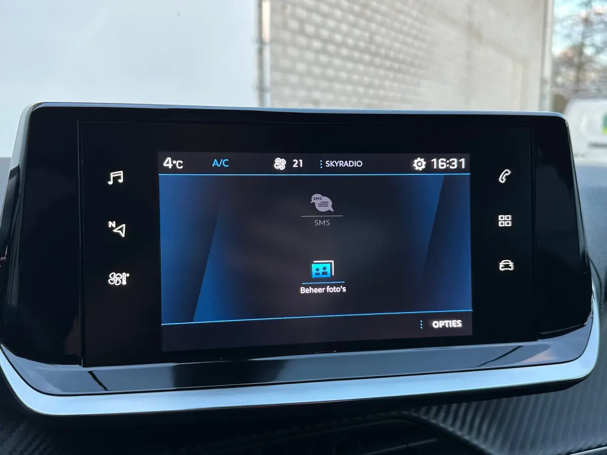 1.2 Turbo Allure | Camera achter | Climate Control | Apple Carplay / Android Auto | L.M. | Achteruitrijcamera | Airco (automatisch) | Apple Carplay/Android Auto